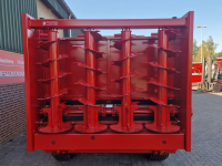 Manure spreader AGM Meststrooier 8 ton