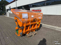 Sawdust spreader for boxes Flingk KSS1500