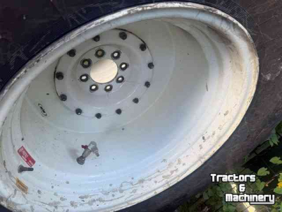 Wheels, Tyres, Rims & Dual spacers Mitas 800/65R32