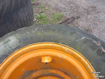 Wheels, Tyres, Rims & Dual spacers  700/40 x 22.5