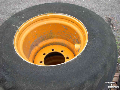 Wheels, Tyres, Rims & Dual spacers  700/40 x 22.5