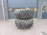 Wheels, Tyres, Rims & Dual spacers John Deere 800/65 R32 wielen  Grote ZF Steek