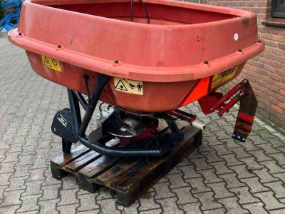 Fertilizer spreader Trioliet TST Kunstmeststrooier mestverwerking