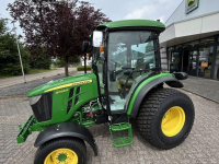 Small-track Tractor John Deere 4066R