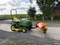 Horticultural Tractors John Deere 655 Diesel 4wd met maaidek fronthef en veegmachine