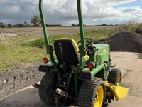Horticultural Tractors John Deere 655 Diesel 4wd met maaidek fronthef en veegmachine