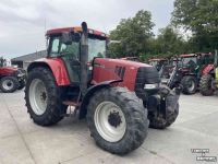 Tractor Case-IH CVX 1155 met originele fronthef en pto