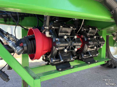 Fieldsprayer pull-type CHD 5245