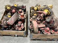 Diverse used spare-parts  Wielnaven, asstompen, assen, diversen