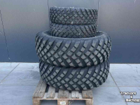 Wheels, Tyres, Rims & Dual spacers Galaxy 360/70R24 + 200/70R16