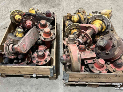 Diverse used spare-parts  Wielnaven, asstompen, assen, diversen