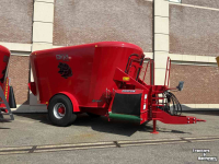 Vertical feed mixer Peecon Lowliner 24m³