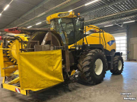 Forage-harvester New Holland FR9060 + NH 300 FP & NH 450