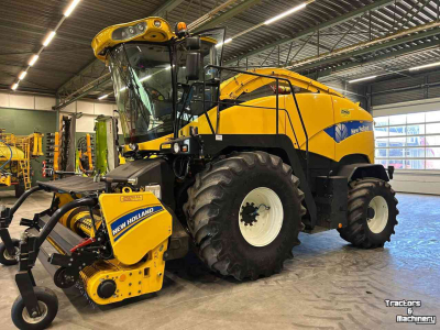 Forage-harvester New Holland FR9060 + NH 300 FP & NH 450