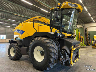 Forage-harvester New Holland FR9060 + NH 300 FP & NH 450