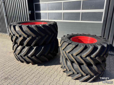 Wheels, Tyres, Rims & Dual spacers Trelleborg 650/65R38 en 540/65R28 TM800 + Fendt velgen