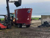 Other transport and industrial equipment and accessories  heftruck bak
