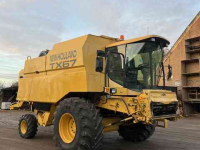 Combine New Holland TX 67
