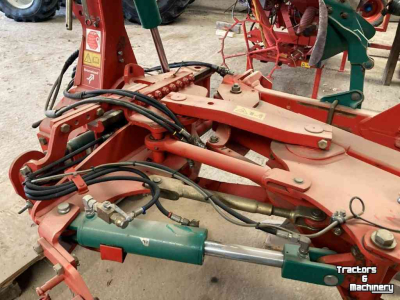 Ploughs Kverneland EG 100 5 schaar ploegen