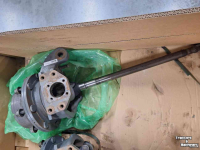 Used parts for tractors Massey Ferguson Eindaandrijving vooras rechts Dana