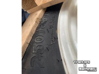Wheels, Tyres, Rims & Dual spacers BKT BKT 200/70R16 Banden