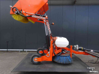 Sweepers and vacuum sweepers Hofstede Citycleaner Stads reiniging fiets voetpad veegmachine reiniger