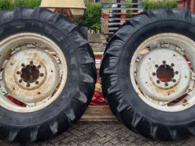 Wheels, Tyres, Rims & Dual spacers Pirelli 14.9R24