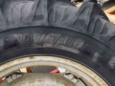 Wheels, Tyres, Rims & Dual spacers Pirelli 14.9R24