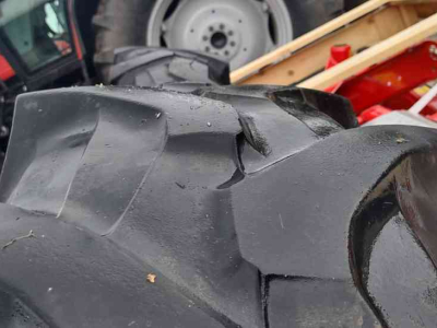 Wheels, Tyres, Rims & Dual spacers Pirelli 14.9R24