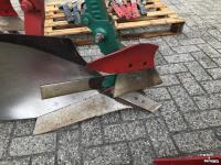 Ploughs Kverneland LB 5-schaar Wentelploeg met VSS pakker / packer