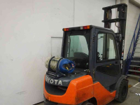 Forklift Toyota 02-8FGF30
