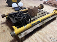 GPS steering systems and attachments Trimble GCS900 / CB460 Dozer GPS systeem