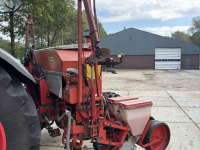 Seed drill Becker 6 rijer maiszaaier