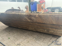 Other earthmoving and heavy equipment and accessories  diversen