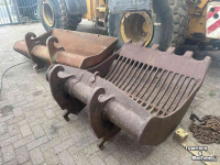 Excavator buckets  Diverse kraanbakken / graafbakken / puinbakken / puinrieken / spijlenbakken CW 30
