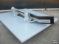 Rubber yard scraper Hofstede Rubberschuif  rubber sneeuw modder voer erf schuif schuiver euro
