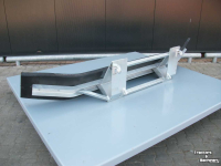 Rubber yard scraper Hofstede Rubberschuif  rubber sneeuw modder voer erf schuif schuiver euro