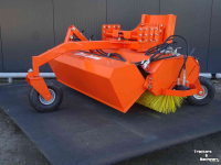 Sweeper Hofstede veegmachine Model  SMART verwisselbaar aankoppel bord ook met Knikmops etc aankoppeling