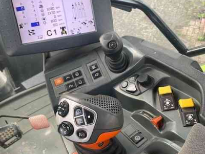 Tractor Claas arion 650 cebis