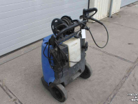 High-pressure cleaner, Hot / Cold Nilfisk MH 2M heetwater hogedrukreiniger stoomcleaner