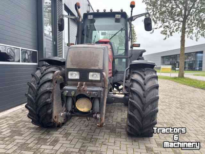 Tractor Valtra 6750