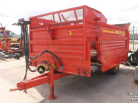 Silage-block distribution wagon Schuitemaker Amigo 30S blokkenwagen blokkendoseerwagen voerkar voerwagen messenwals