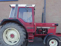 Tractors International 845 XL