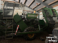 Potato harvester Krakei Rooier met Ford 7610