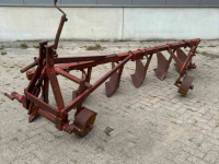 Ploughs Cappon Stoppelploeg 6 schaar