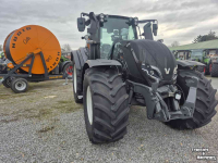 Tractor Valtra T235 tractor