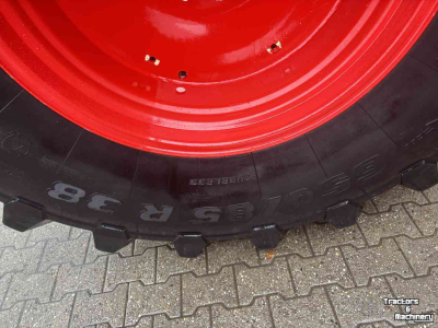 Wheels, Tyres, Rims & Dual spacers Trelleborg 650/85R38 TM900 90%