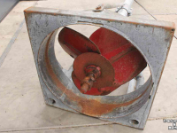 Manure mixer Reck TR-E 400 mestmixer 4 meter mestroerder 70x70 trekkende mixer