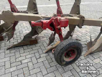Ploughs  goizin 5 schaar ploeg