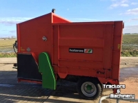 Silage-block distribution wagon Holaras RABBIT 5000